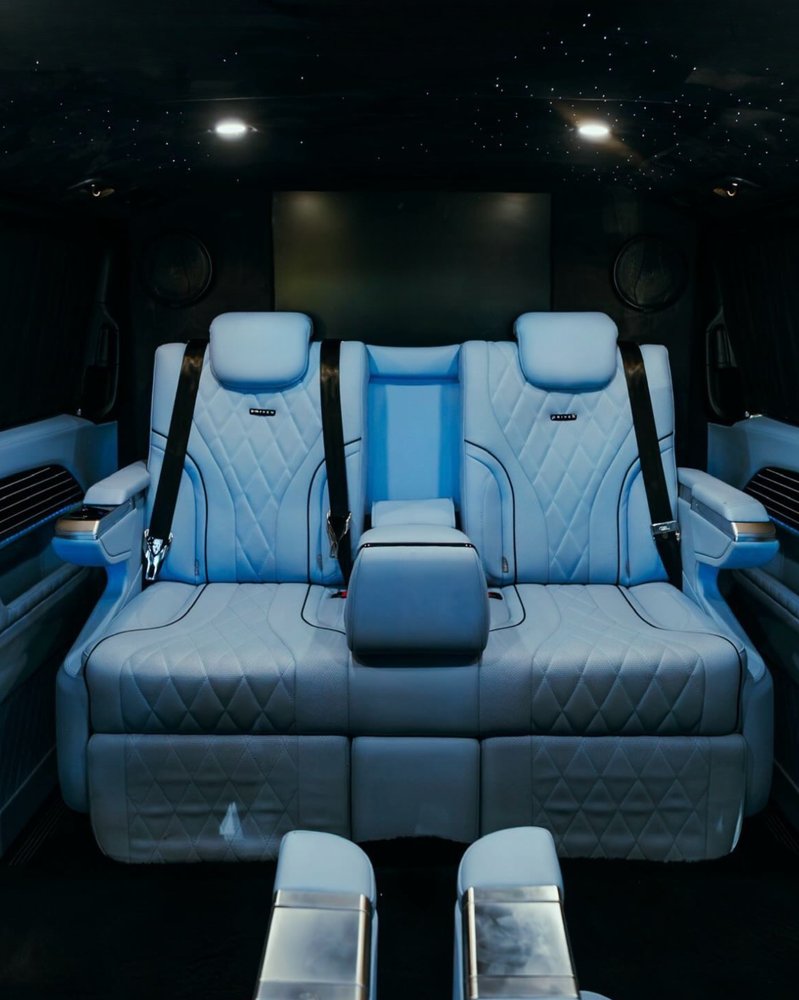 V-Class interior, ice-blue finish