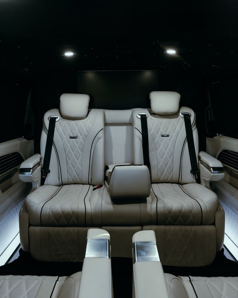 V-Class interior, ivory finish